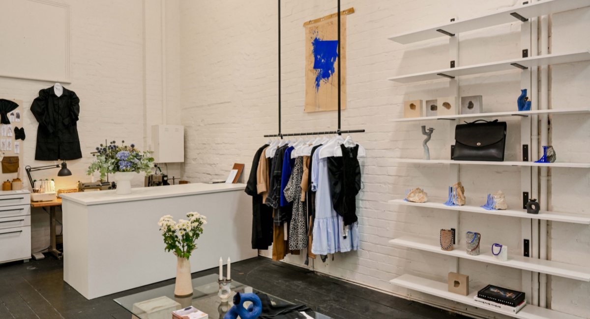 AST ATELIER ADELAIDE ARCADE SHOP 146
